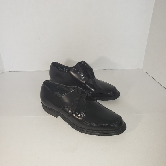 NWOT Men's Oxfords - Picture 3 of 5